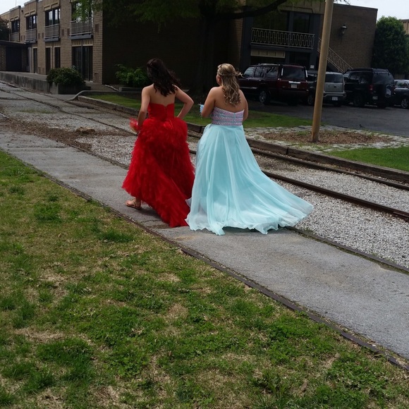 Prom dress - Picture 3 of 4